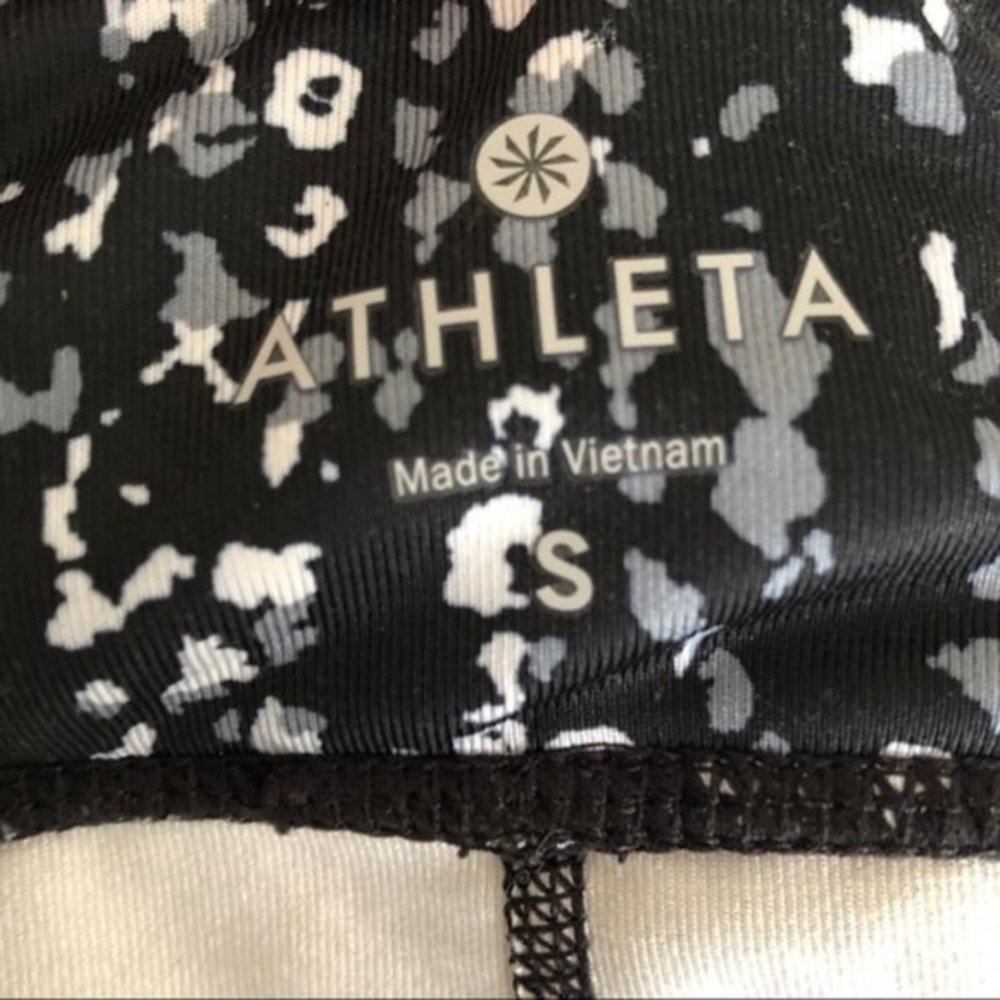 Athleta Pebble Capri Leggings - Picture 5 of 5